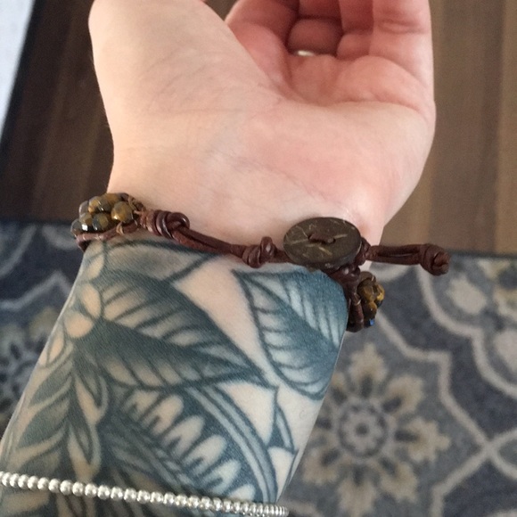 Leather tigers eye and pearl wrap bracelet - Picture 2 of 3